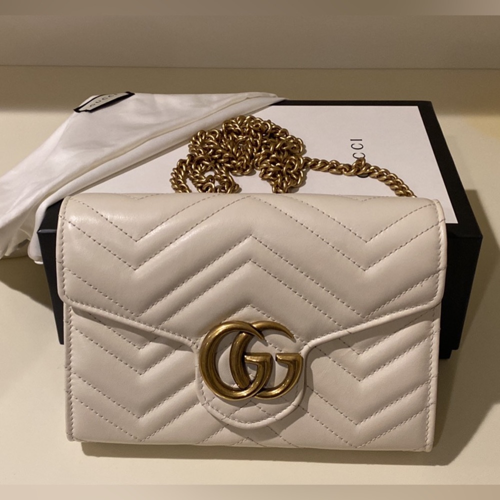 Gucci GG Marmont Matelassé white mini bag with gold hardware
